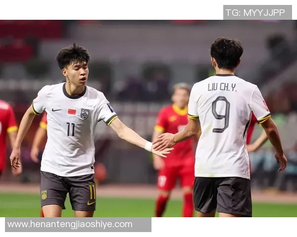 中国血统的足球明星是谁他在国际赛场上的表现如何