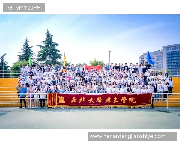 韩国13号足球明星的辉煌历程与未来展望解析 韩国13号足球明星的辉煌历程与未来展望解析